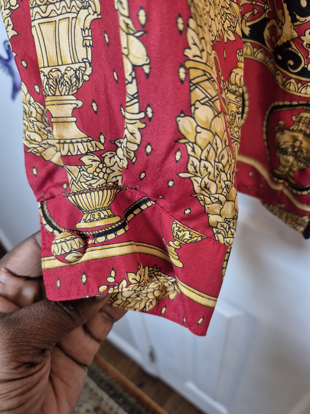 Studio Silk 100% Silk Vintage Baroque Urn Print Blouse Red Gold 20W - Picture 6 of 9
